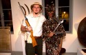 "Le Maître des hosties noires", des invités costumés...